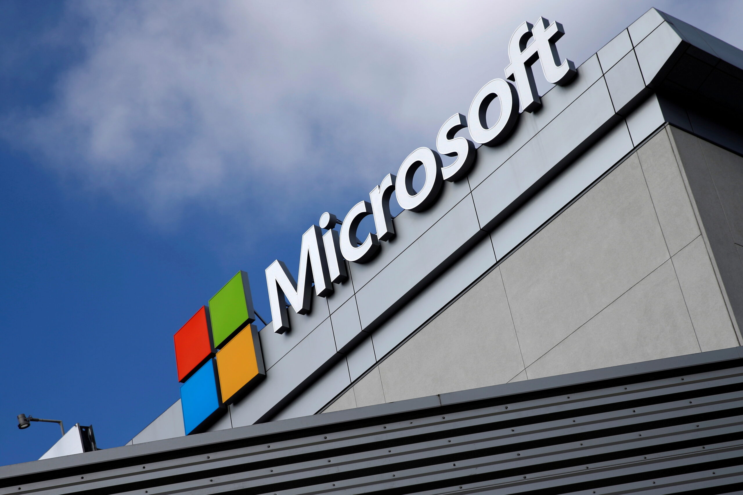 Dubai Holding partners with Microsoft to scale AI adoption